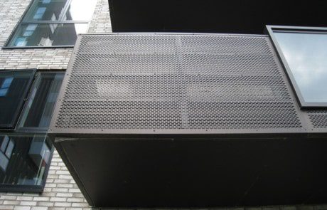 Perforerede-plader-11 Perforerede plader, hulplader, facade plader, Facadebeklædning, stålfacader, facade, metalfacade, Værn, Altanværn, trappeværn, stålværn, støjværn, afskærmning, trådværn,