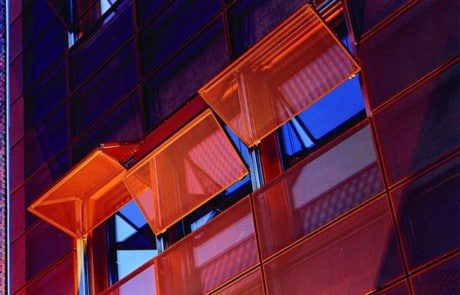 Perforerede-plader Facade, perforerede plader, Facadebeklædning i metal, stål facader, facadebeklædning, facader, metal, metal facade, solafskærmning, solafskæring i stål, stål solafskærmning, afskæmning