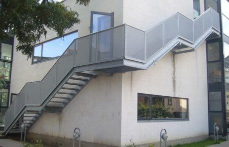 Perforerede-plader-26 Strækmetal, stål trappeværn, værn, gelænder, stål gitter, trappeværn, altanværn