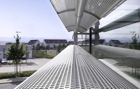 Perforerede-plader-31 solafskærmning, solafskæring i stål, stål solafskærmning, afskæmning